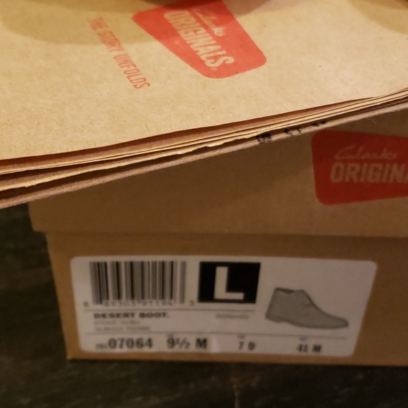 NIB Clarks Brand New Stone Nubuck Desert Boots - Picture 6 of 8